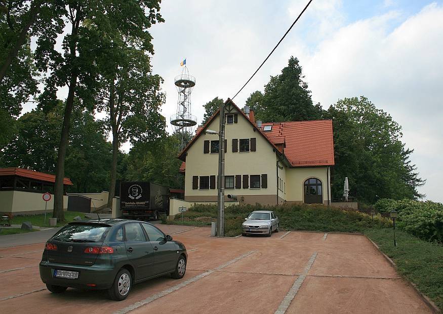 goetzinger_hoehe_neustadt_sachsen-parkplatz_gaststaette.jpg