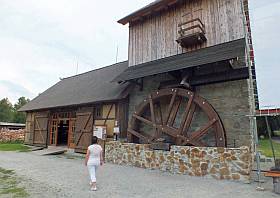 Krabat Sage mehr erfahren an der Mühle in Schwarzkollm