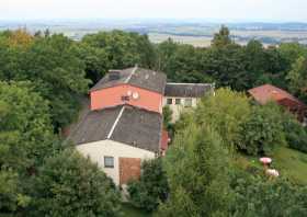 Blick auf das Berghotel auf dem Rotstein