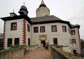 Burg Posterstein, Brücke zum Eingang