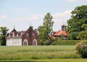 Blick zum Palmenhaus und Garteninspektorhaus