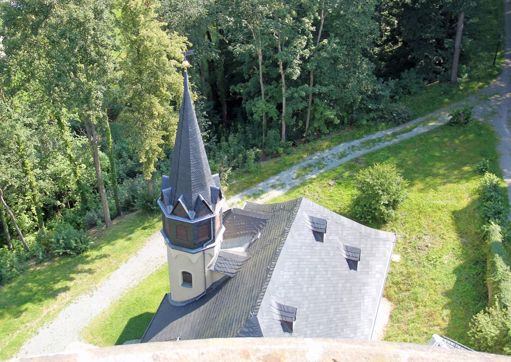 Kirche Posterstein vom Bergfried der Burg Posterstein