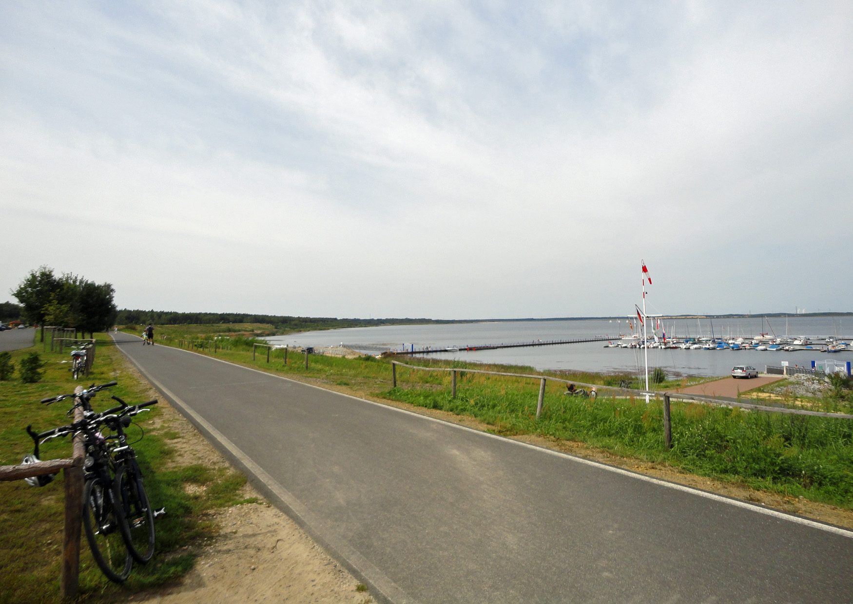 Der Bäralder See bei Boxberg im Jahr 2011, Steganlage, Hafen