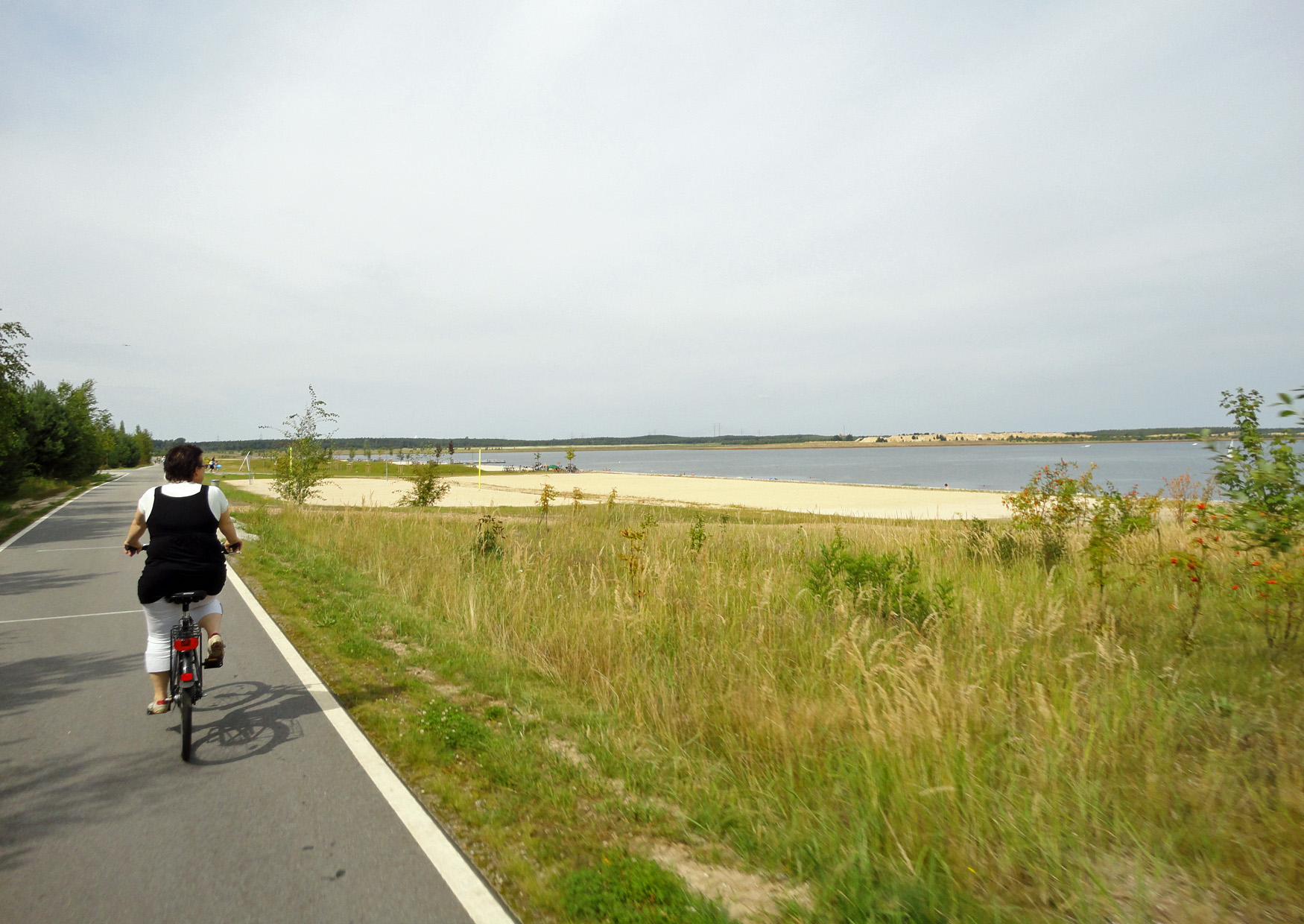 Der Bäralder See bei Boxberg im Jahr 2011, mit dem Fahrrad unterwegs