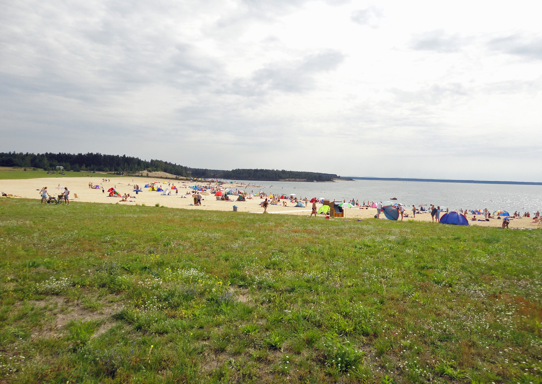 Der Bäralder See bei Boxberg im Jahr 2011, der Badestrand