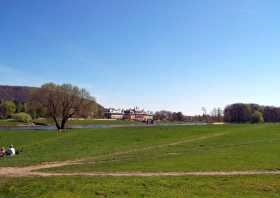 Sehenswuerdigkeit bei Dresden Schloss Pillnitz