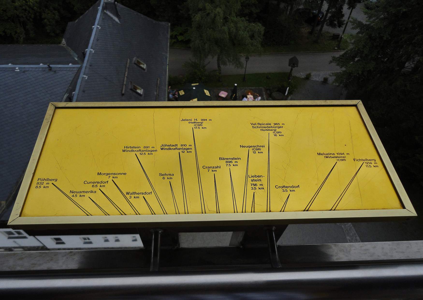 Der Scheibenberg bei der Bergstadt Scheibenberg - Informationstafen auf dem Turm