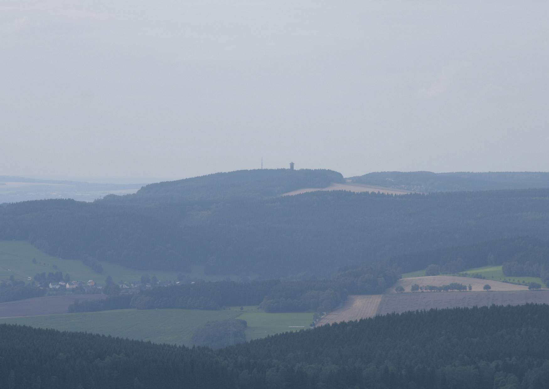 Der Scheibenberg bei der Bergstadt Scheibenberg - Spiegelwald Blick