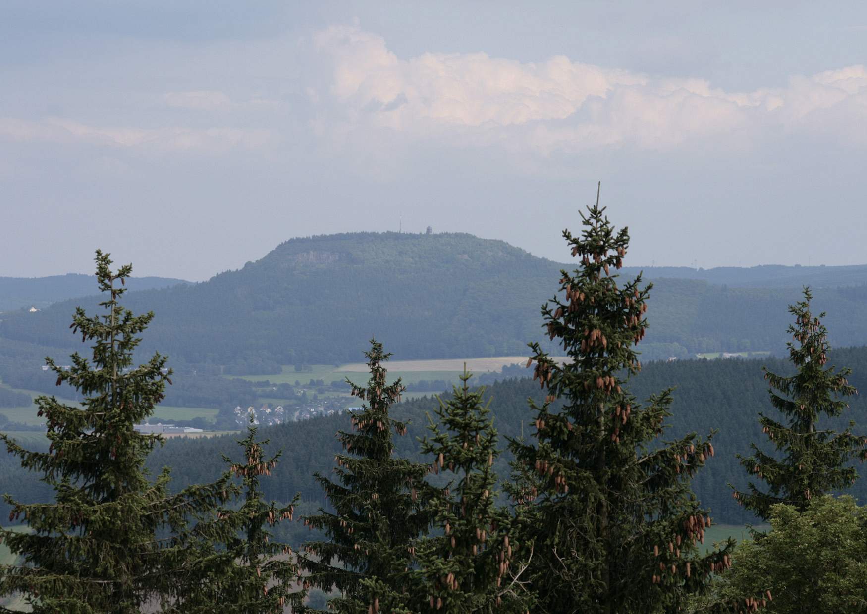 Der Scheibenberg bei der Bergstadt Scheibenberg - Bärenstein Blick