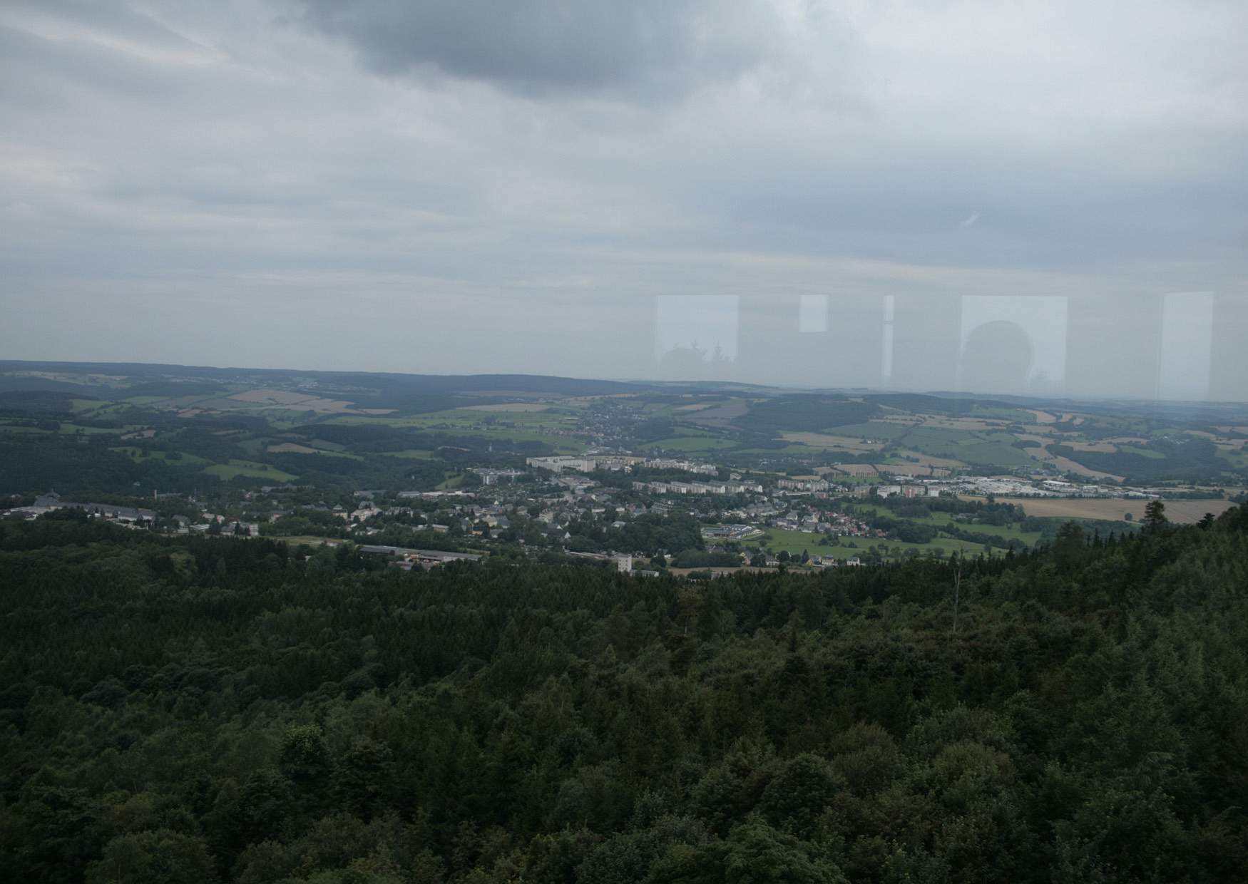 Der Pöhlberg bei Annaberg Buchholz - Blick auf Annaberg-Buchholz, Erzgebirgsklinikum