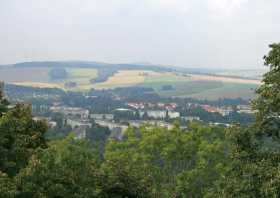 Aussichtsturm Götzinger Höhe Blick auf den Wachberg