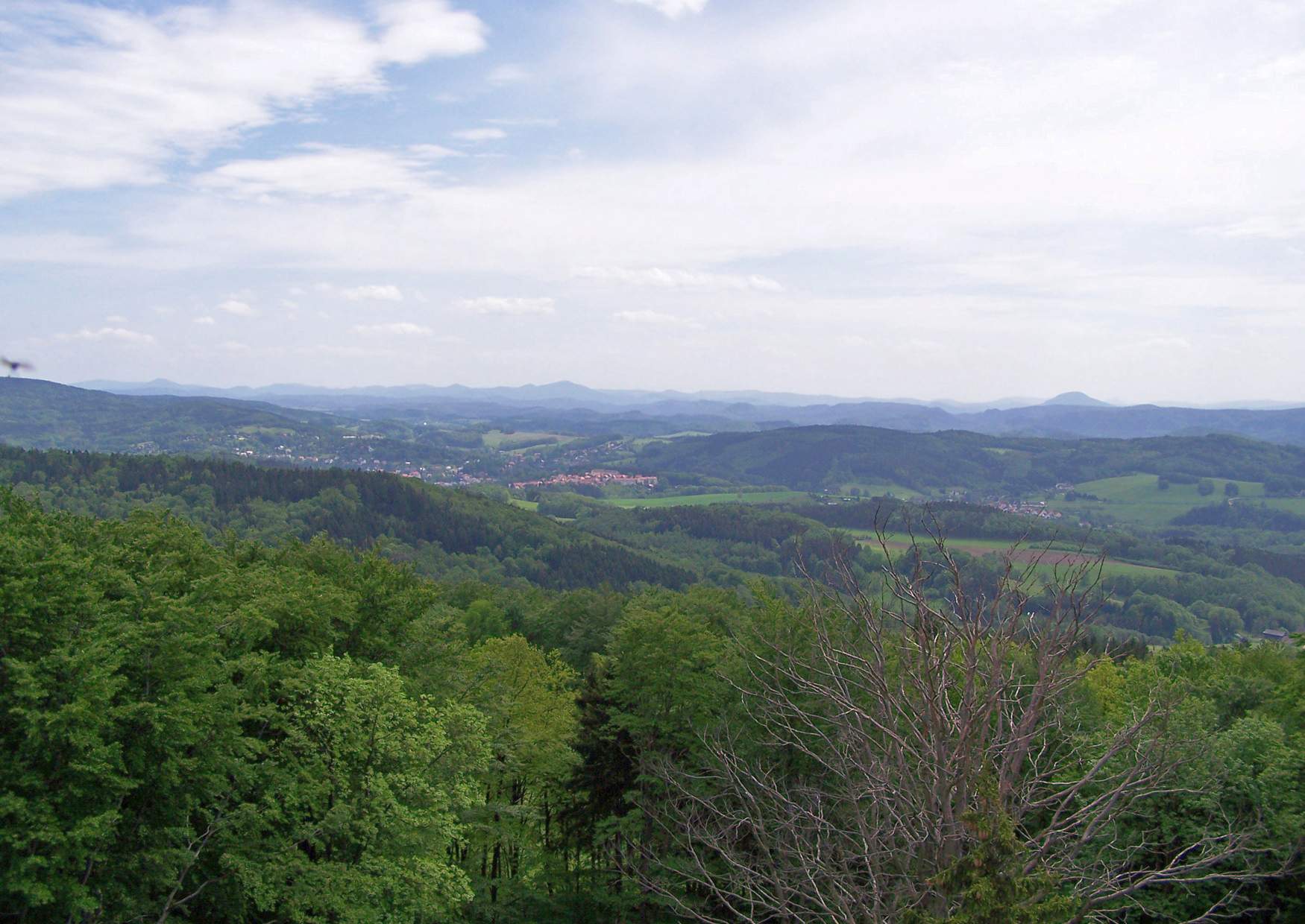 Der Blick vom Aussichtsturm auf dem Ungerberg Richtung Sebnitz