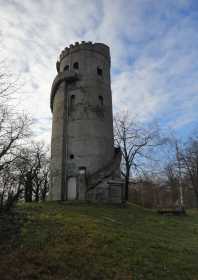 Collmberg mit dem Albertturm zwischen Wermsdorf und Oschatz