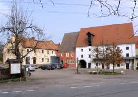 Schleinitz Platz gegenüber Schloss Schleinitz