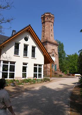 rochlitzer_berg-friedrich_august_turm_01_klein.jpg