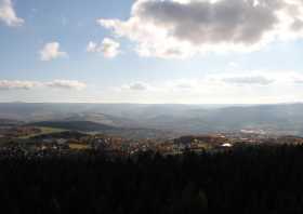 Der Blick vom König-Albert-Turm auf dem Spiegelwald - Ausersberg