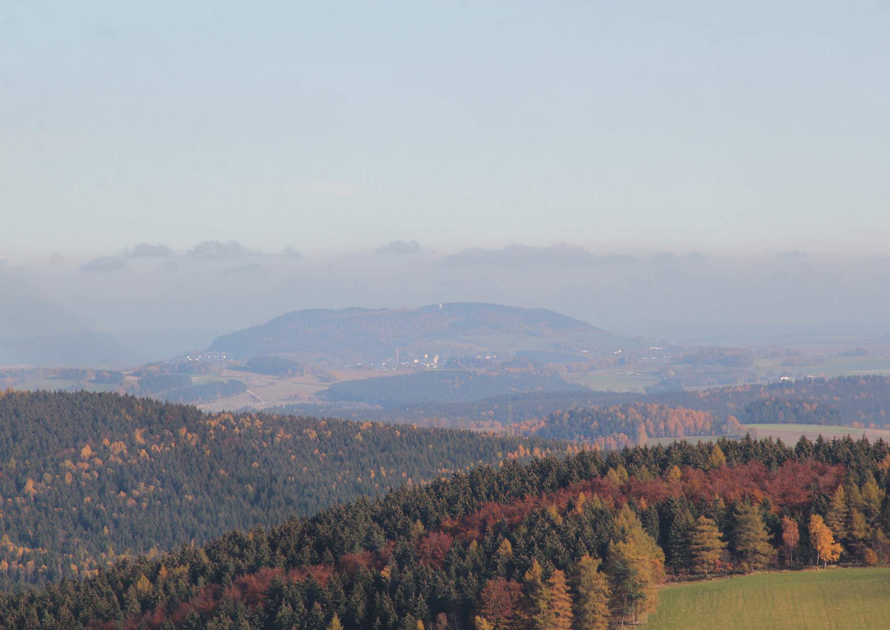 Der Blick vom König-Albert-Turm auf dem Spiegelwald - Pöhlberg bei Annaberg-Buchholz