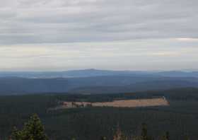 Blick vom Fichtelberg auf den Auersberg