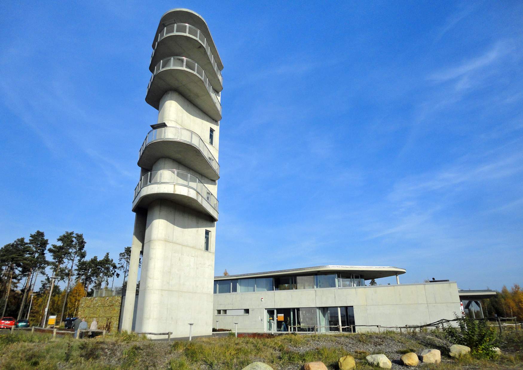 Aussichtsturm am Tagebau bei Weißwasser mit Bistro