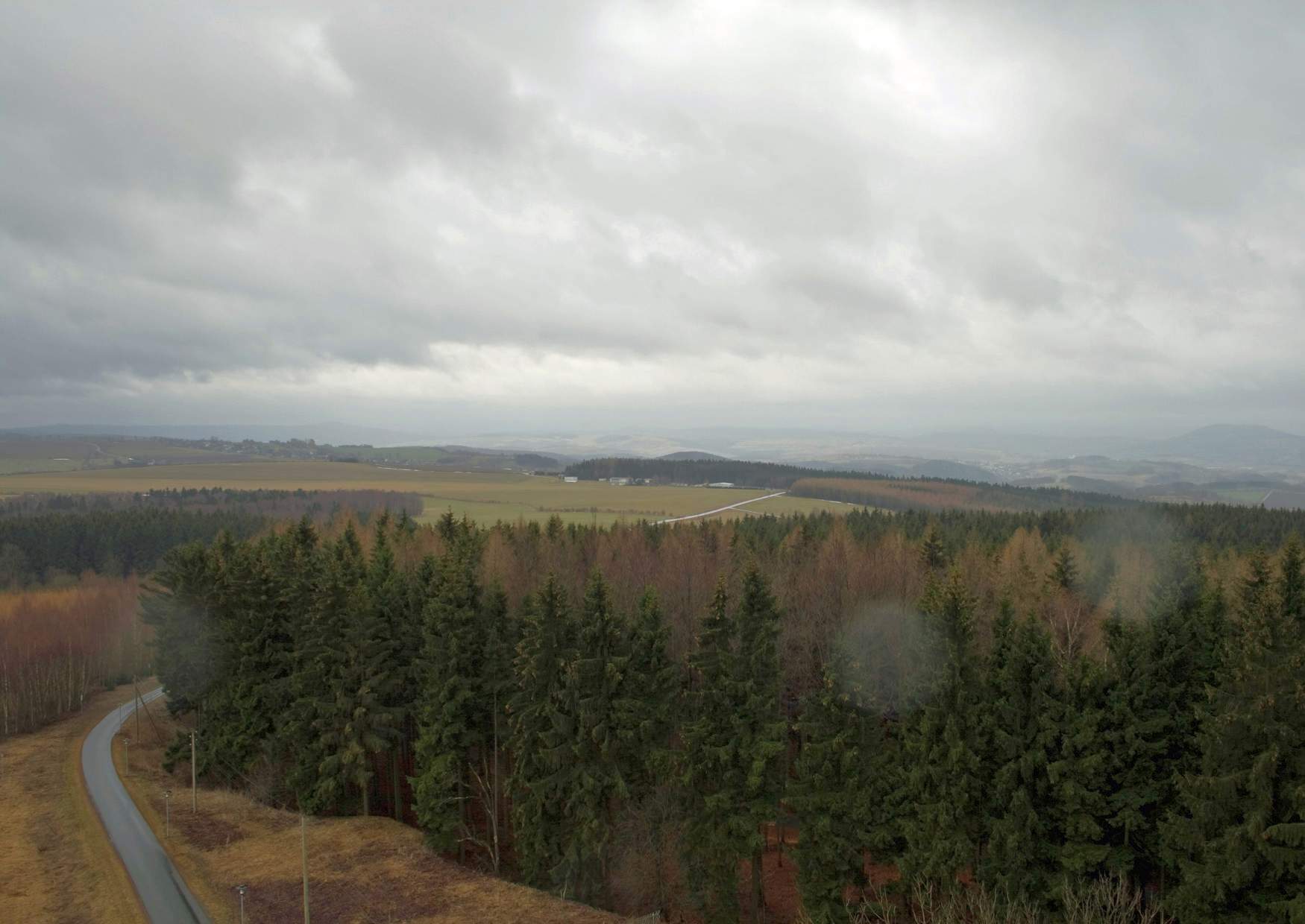 Der Blick vom Aussichtsturm bei Marienberg Richtung Großrückerswalde