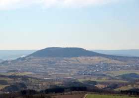 Blick vom Aussichtsturm bei Marienberg auf den Pöhlberg