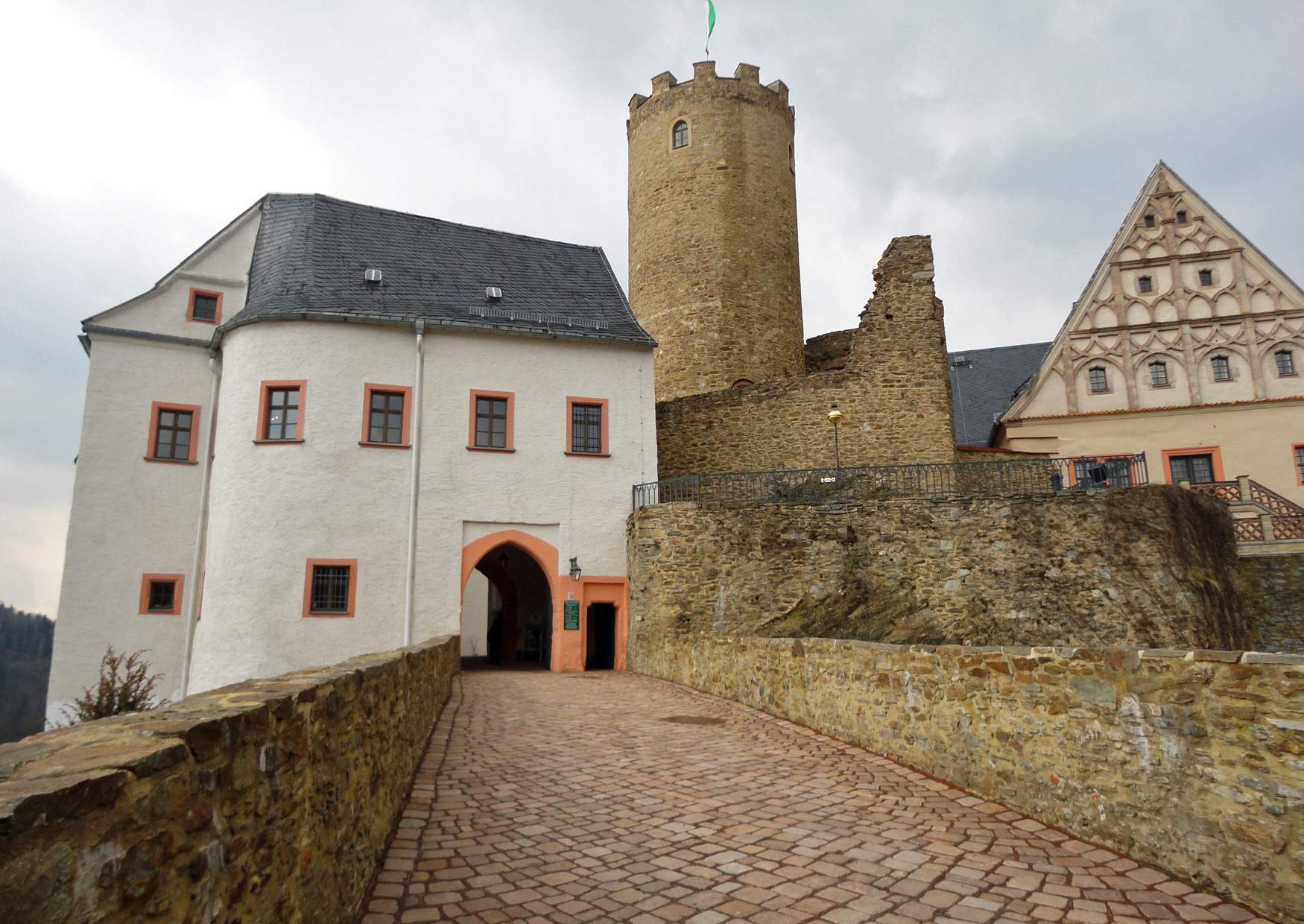 Burg Scharfenstein mit Bergfried