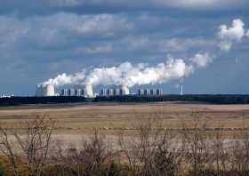 Kraftwerk Jänschwalde an der Cottbuser Ostsee