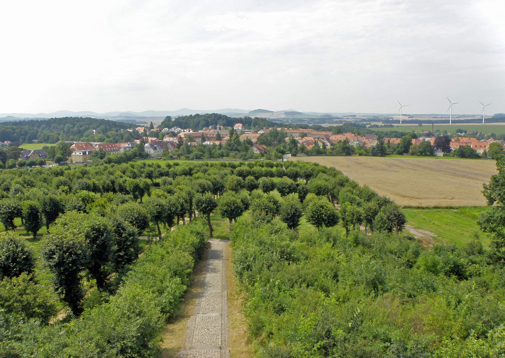 Hutbergaltan der Blick auf die Berge der Oberlausitz