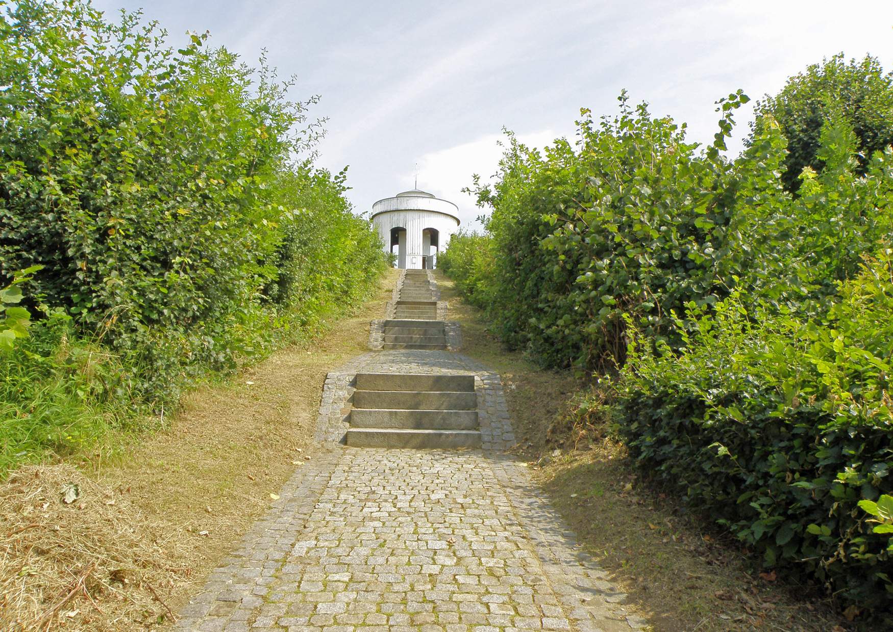 Weg auf den Hutberg am Gottesacker in Herrnhut