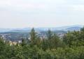 Der Blick auf Neugersdorf vom Aussichtsturm auf dem Schlechteberg