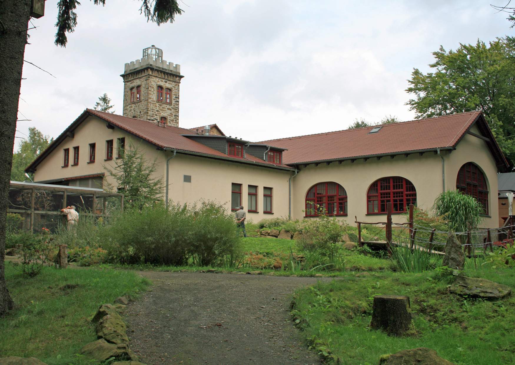 Aussichtsturm mit Gaststätte auf dem Butterberg bei Bischofswerda