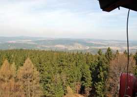 Blick vom Aussichtsturm auf dem Tanzplan nach Vilémov und dem Ječný vrch