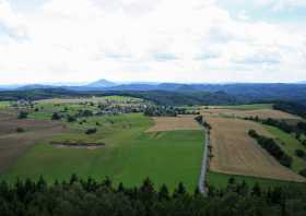 Blick vom Aussichtsturm auf dem Weifberg Richtung Sektor 1 nach Süden