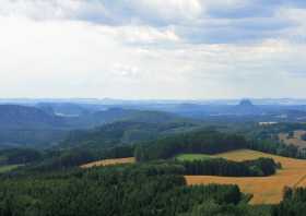 Blick vom Aussichtsturm auf dem Weifberg Richtung Königstein Lilienstein