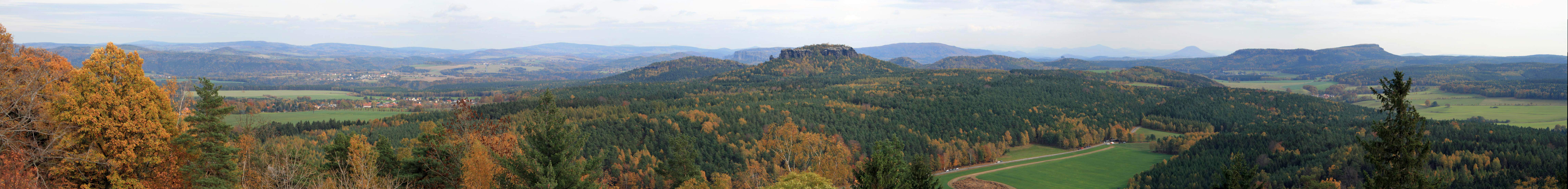 Panorama vom Aussichtsturm auf dem Pfaffenstein