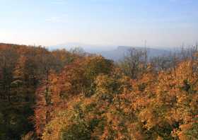 Der Blick vom Großen Winterberg zum Hohen Schneeberg