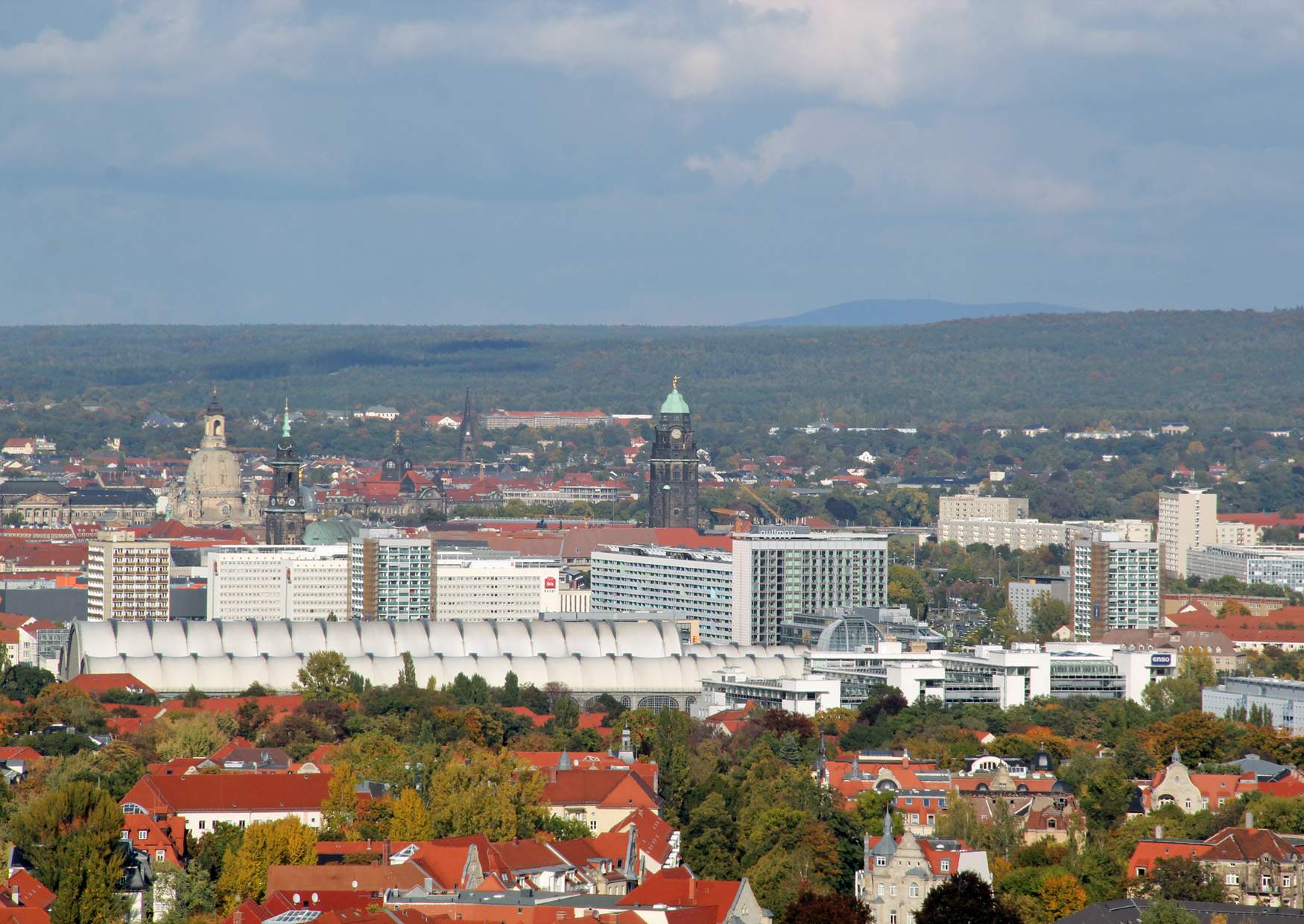 Fichteturm Blick zum Hauptbahnhof Dresden