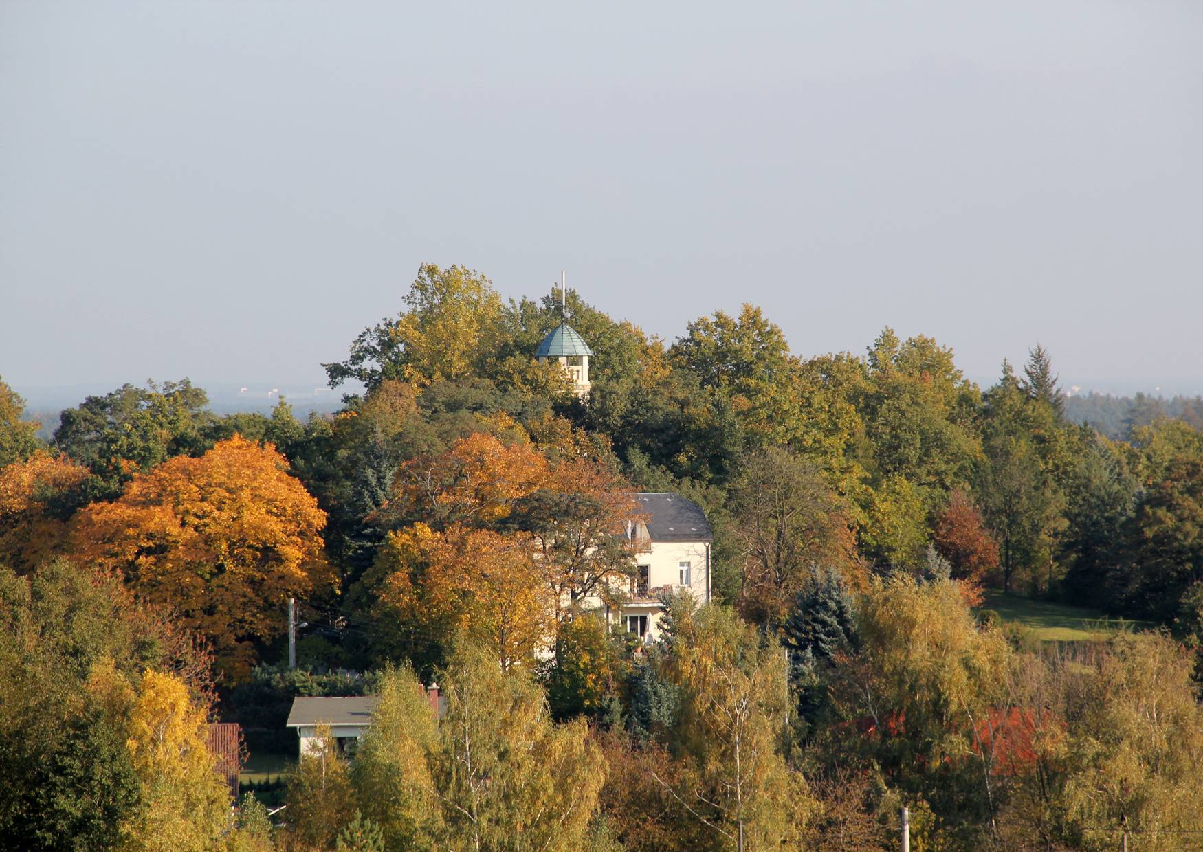 Der Blick vom König-Albert-Turm auf den Friedensturm