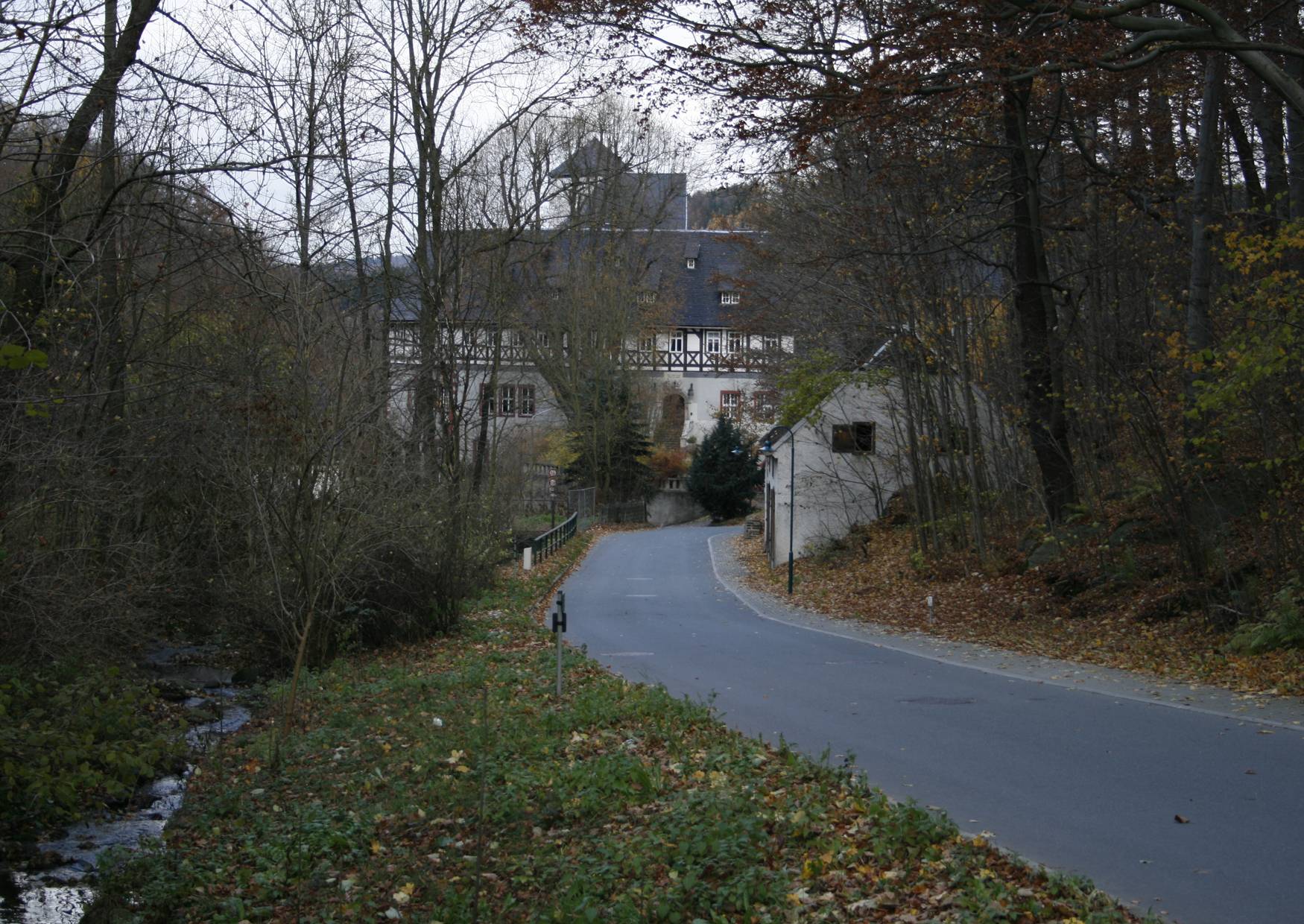 Die Schloss und Burganlage Rauenstein, Rückseite