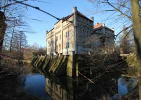 Spazieren am Schlossteich von Schloss Seifersdorf