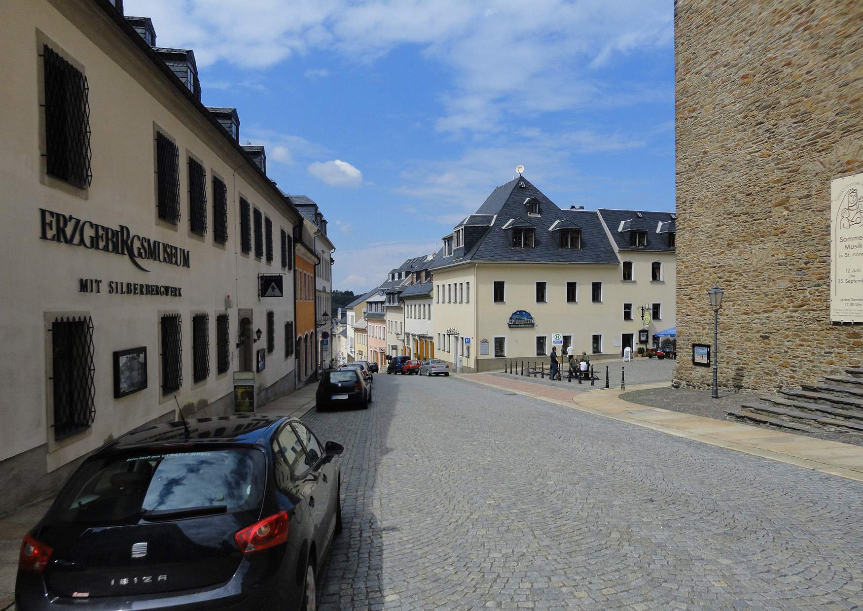 Die Sankt Annenkirche in Annaberg-Buchholz - Strasse zum Markt