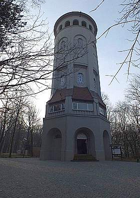 Der Taurasteinturm in der Stadt Burgstädt