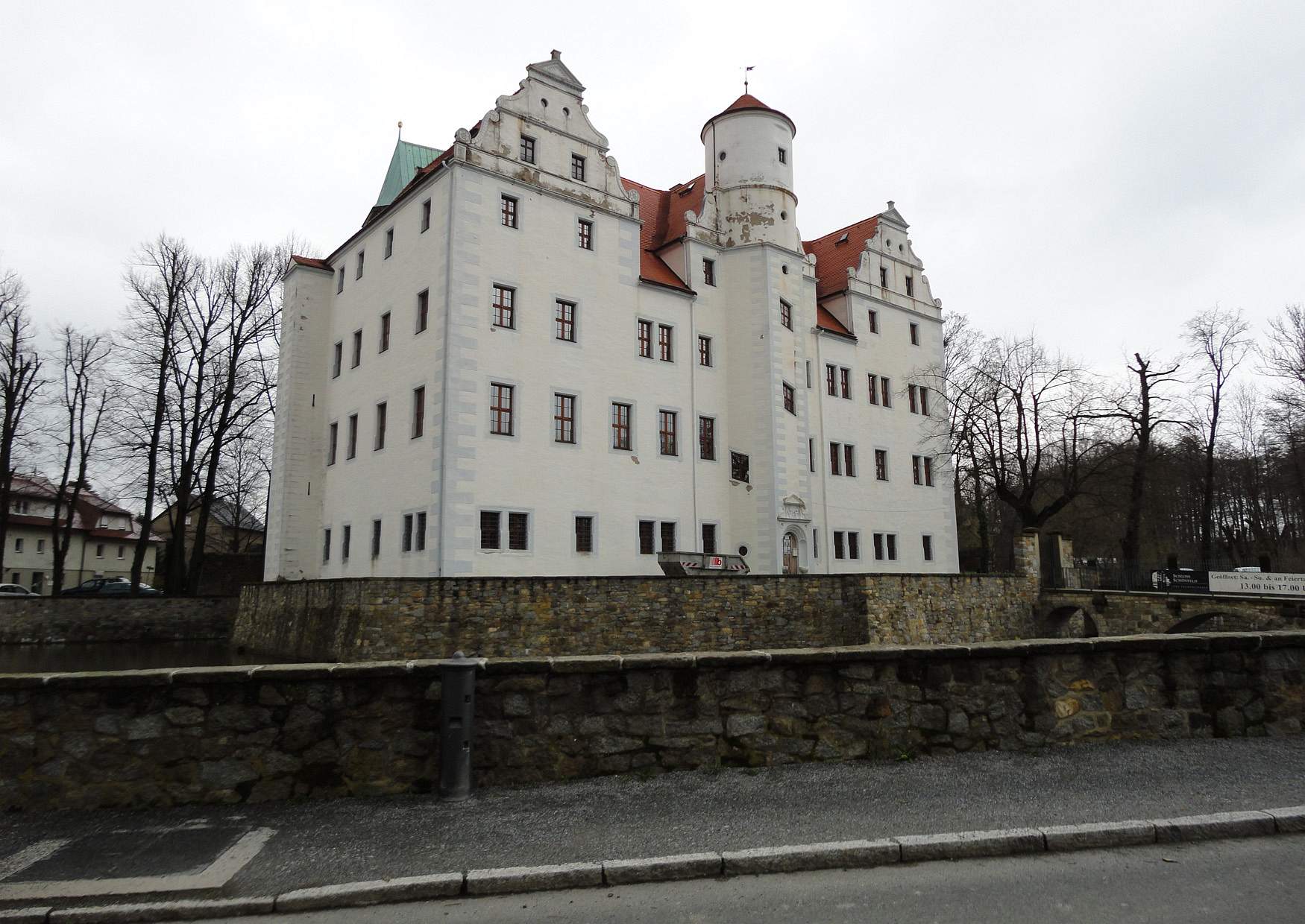 Wandern im Schönfelder Hochland, Schloss Schönfeld-Weißig