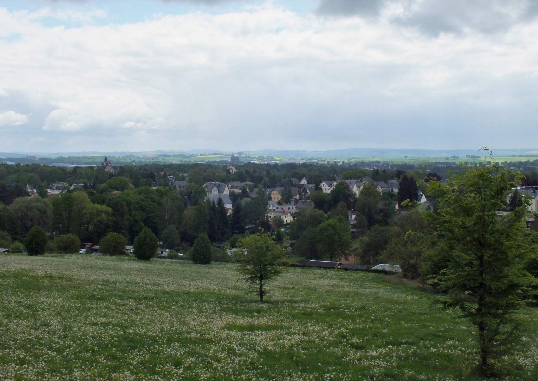 Aussichtspunkt Hoppbergblick der Blick nach Chemnitz