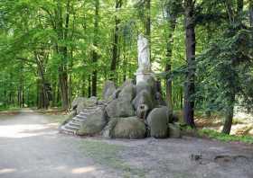 Herkules Statue am Rakotzsee Kromlau