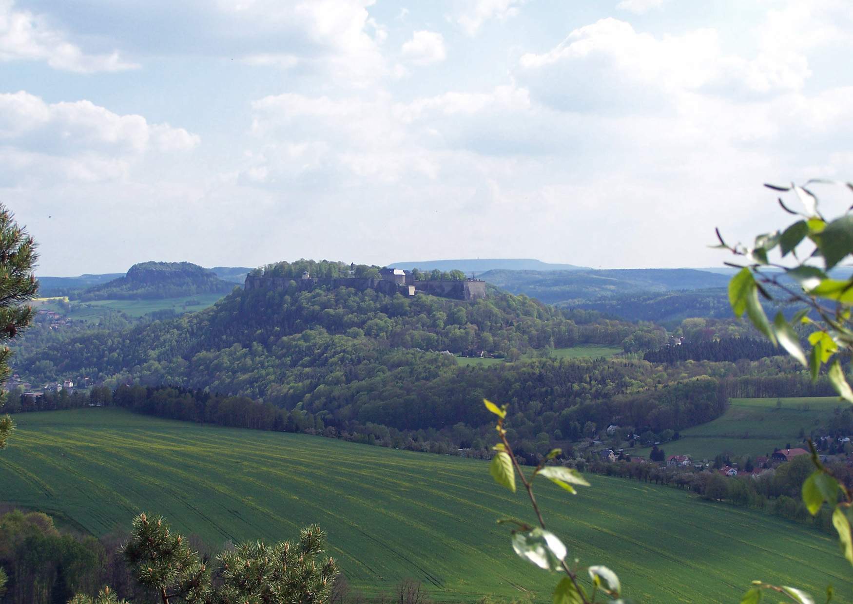 Der Blick vom Kleinen Bärenstein auf die Festung Königstein