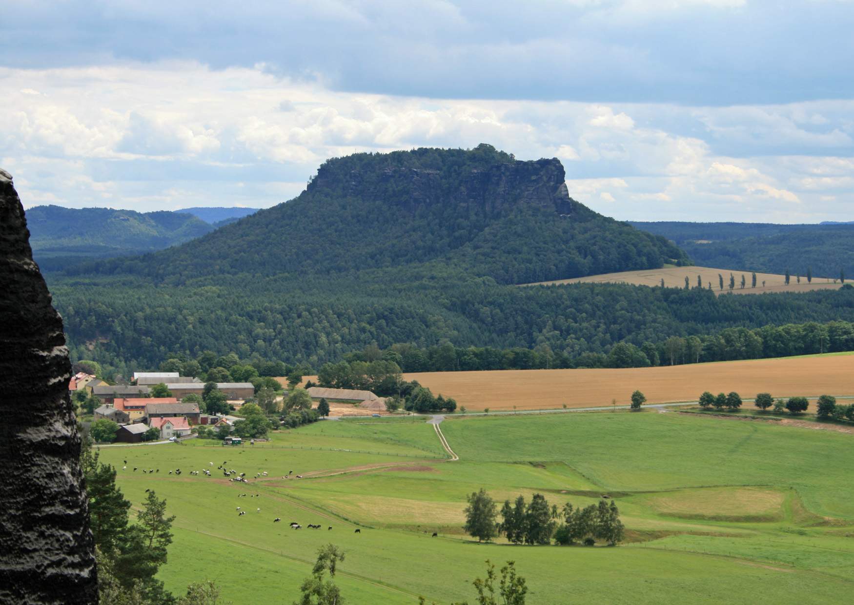 Der Lilienstein vom Rauenstein gesehen