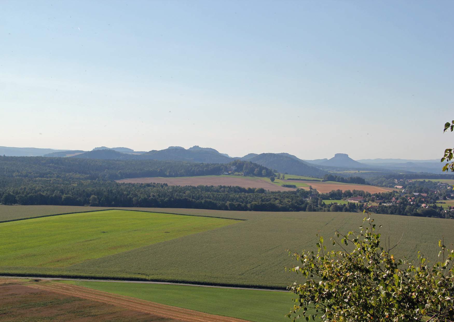 Aussichtspunkt Zirkelstein mit herrlichem Blick auf die Felsen der Sächsischen Schweiz