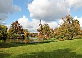 Ausflugsziel Fürst Pückler Park in Bad Muskau ein Landschaftspark in der Oberlausitz