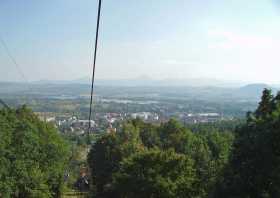 Sessellift, Drahtseilbahn von Bohosudov (Krupka) auf das Mückentürmchen